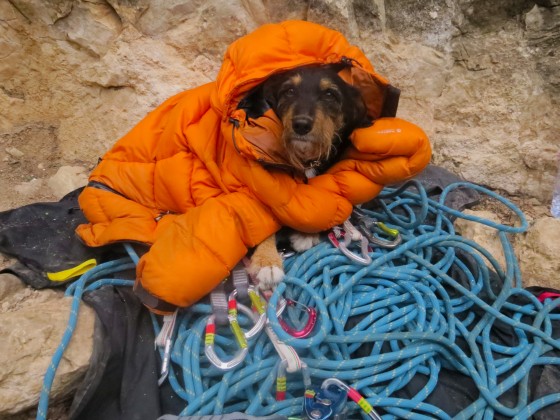 OUTFIT Rosie Keeping warn in the winter of Suirana - SPAIN_Remi Vignals